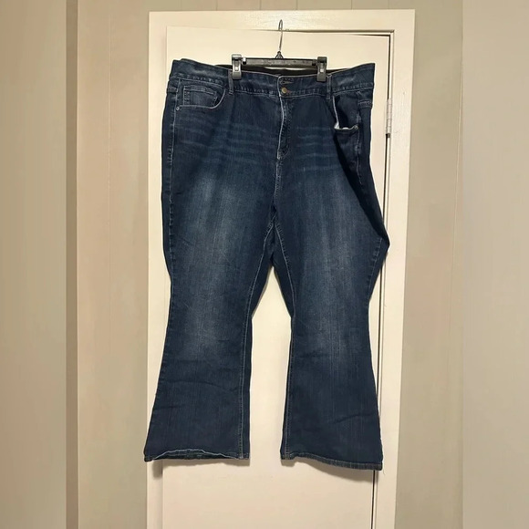 Lane Bryant Tighter Tummy High Rise Boot size 28 Short - Picture 1 of 9